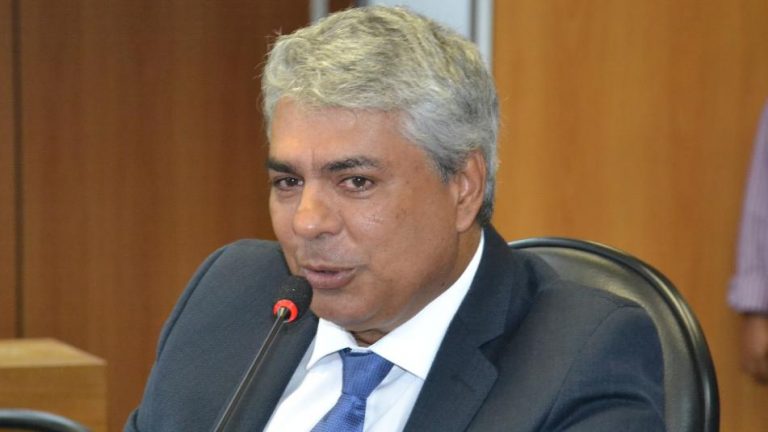 ROBINHO SAÚDA POVO DE NOVA VIÇOSA