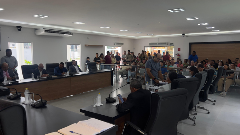 Na sessão desta terça-feira, 15 de abril, a Câmara Municipal de Nova Viçosa.