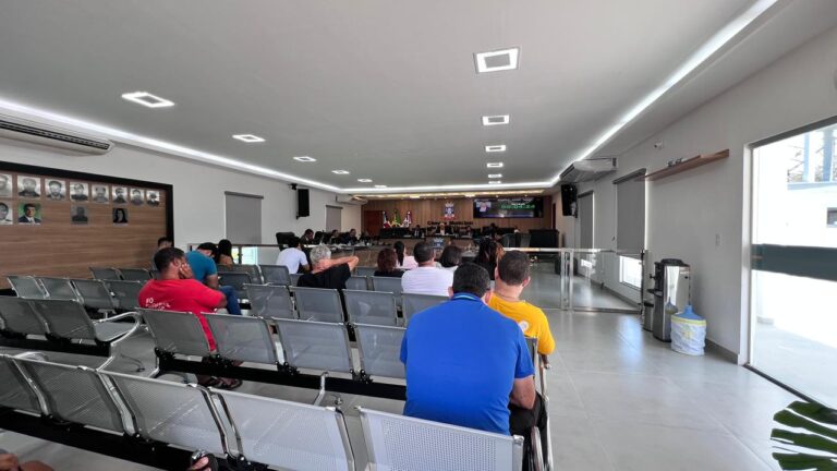 Vereadores destacam sanção da Lei do 1º de Maio e cobram providências da Coelba durante sessão da Câmara de Nova Viçosa